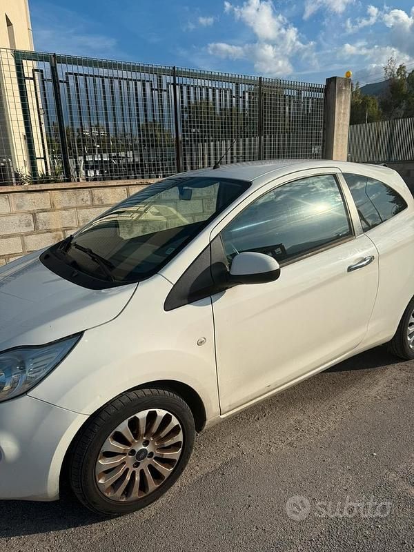 Usata Ford Ka Titanium 69 CV (50 kW) 2015 Utilitaria