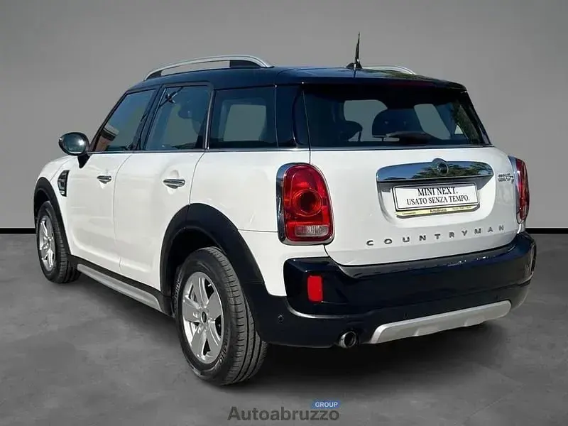 Usata Mini Cooper D Countryman 150 CV (110 kW) 2017 Light white SUV