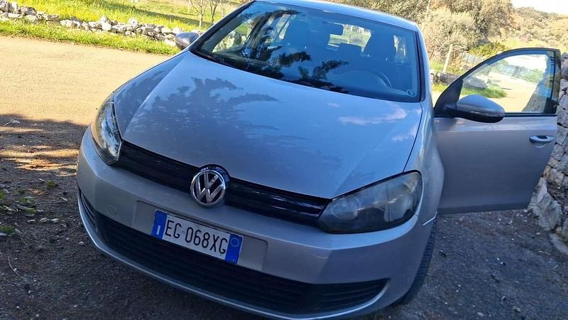 Usata VW Golf VI Comfortline 105 CV (77 kW) 2010 Argento Utilitaria