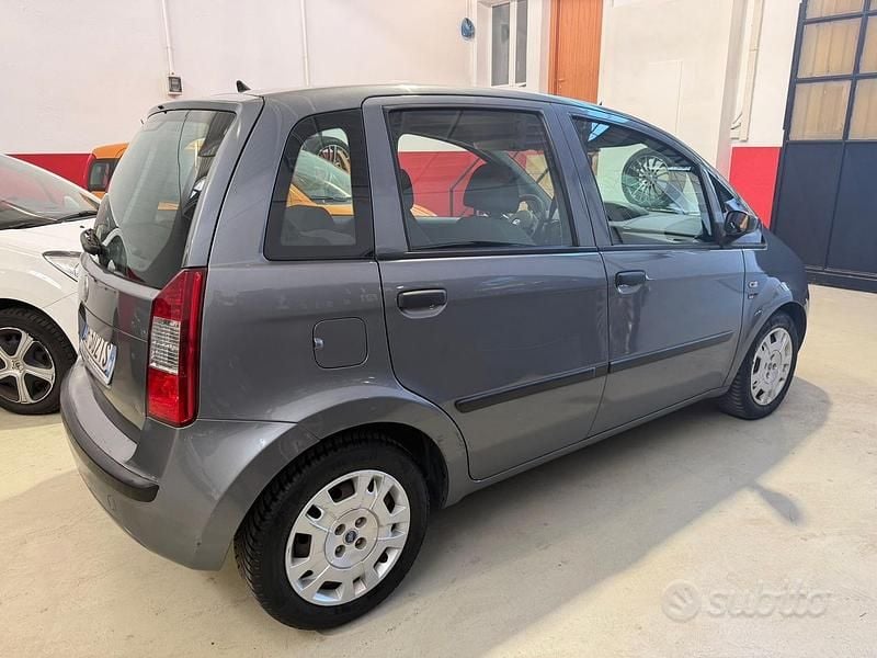 Usata Fiat Idea 80 CV (58 kW) 2007 Grigio Monovolume