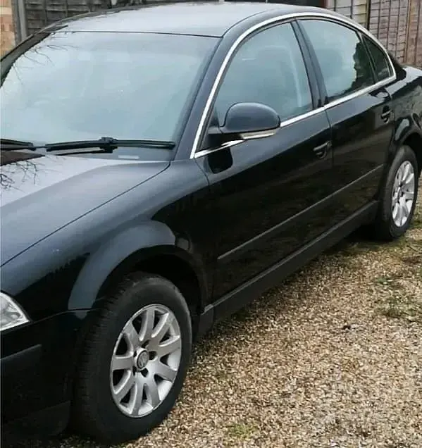 Usata VW Passat 101 CV (74 kW) 2002 Nero Berlina