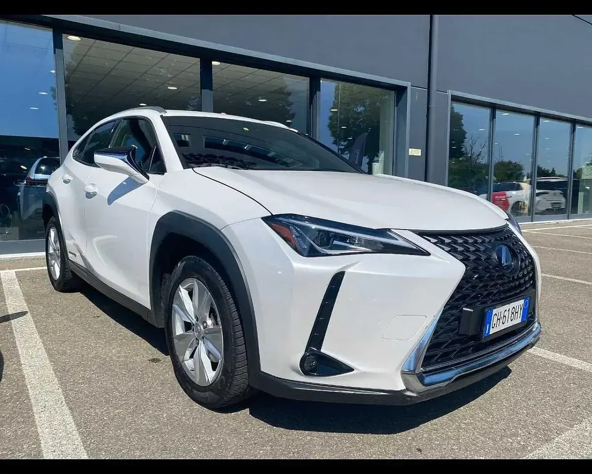 Usata Lexus UX 250h Business Edition 145 CV (106 kW) 2021 Bianco SUV