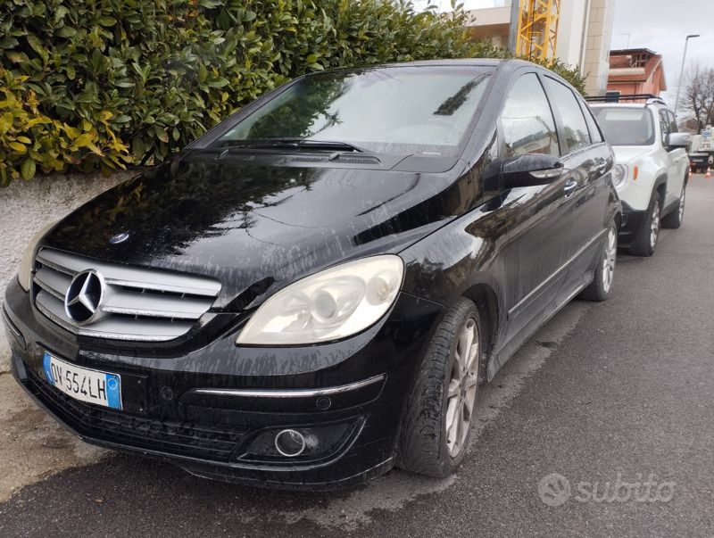 Usata Mercedes B180 109 CV (80 kW) 2008 Nero Monovolume