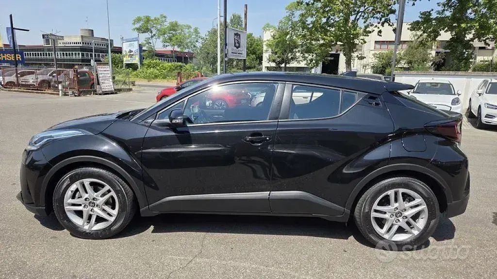 Usata Toyota C-HR Active 98 CV (72 kW) 2023 Nero SUV