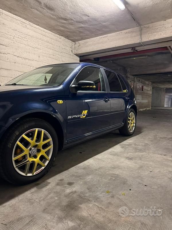 Usata VW Golf IV 105 CV (77 kW) 2002 Blu Berlina