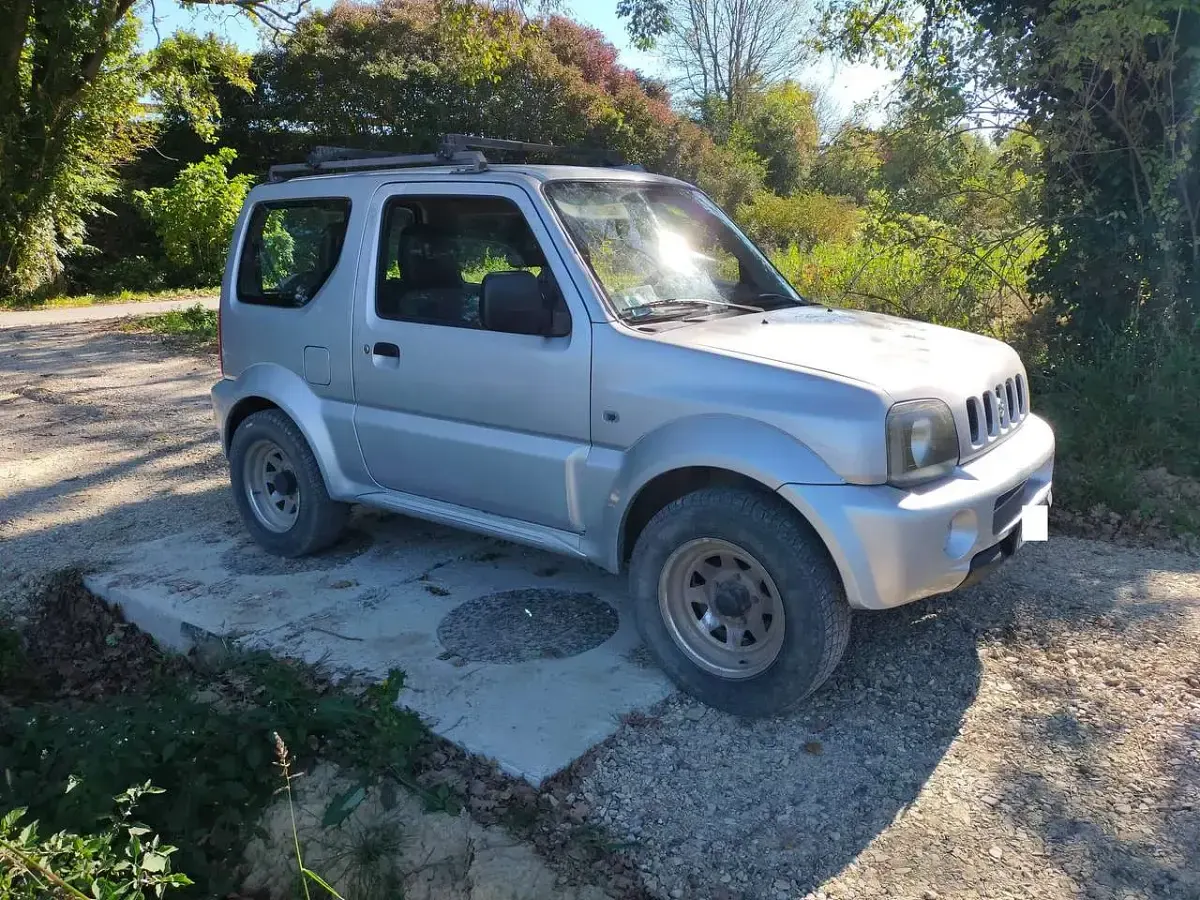 Usata Suzuki Jimny 80 CV (58 kW) 2002 Grigio SUV