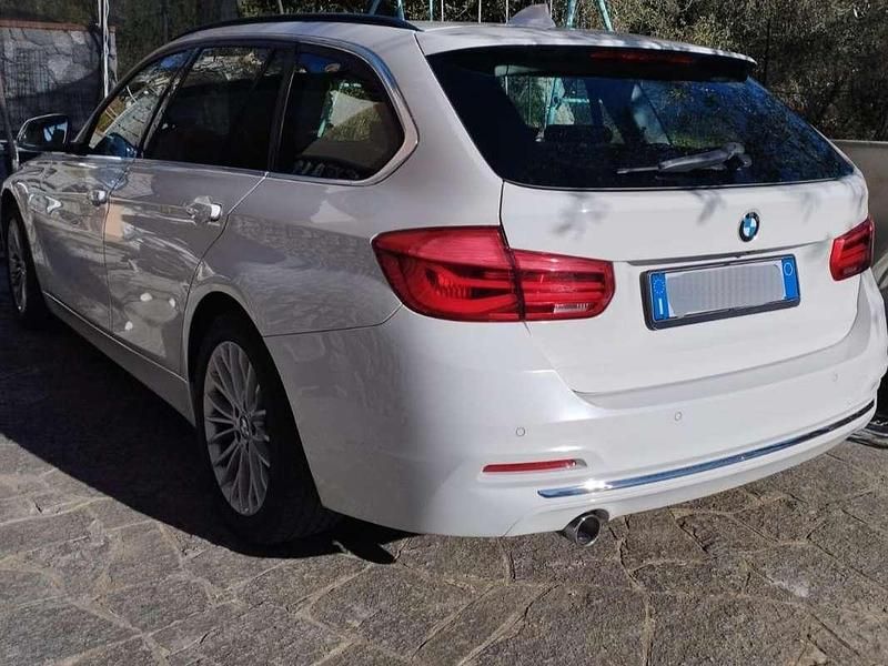 Usata BMW 316 Luxury Line 116 CV (85 kW) 2019 Bianco Station wagon