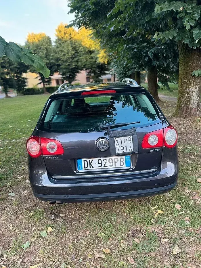 Usata VW Passat Highline 140 CV (102 kW) 2007 Grigio Berlina