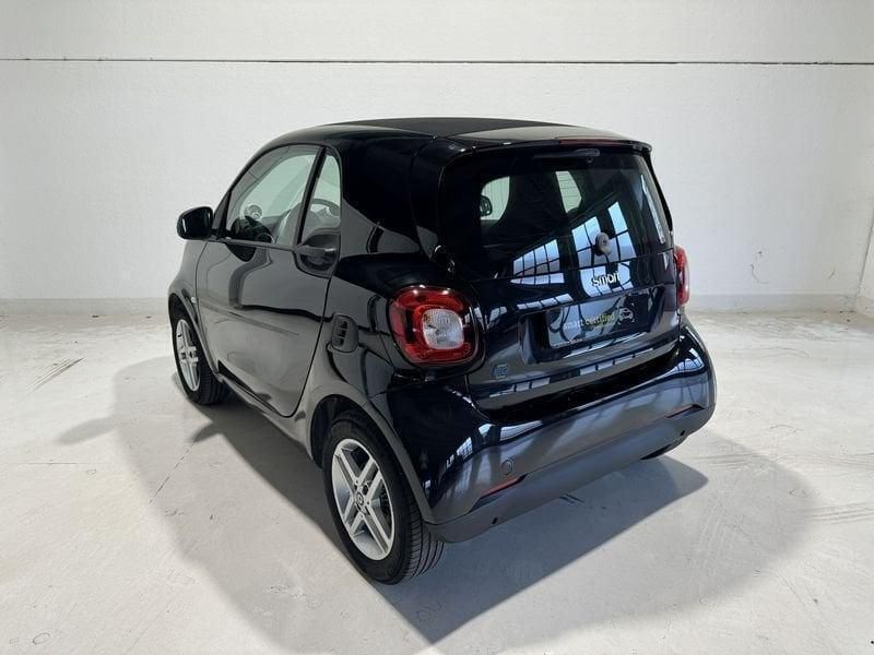 Usata Smart ForTwo Electric Drive Pure 41 kW (56 CV) 2020 Nero Berlina