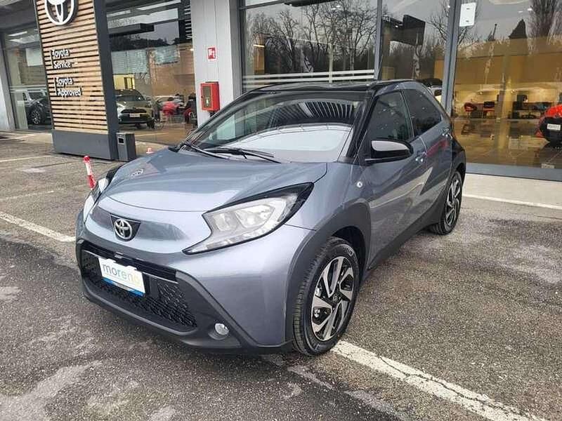Grigio Nuova 2025 Toyota Aygo X Trend SUV | 17.690 € (Buon prezzo) - Immagine 1/4