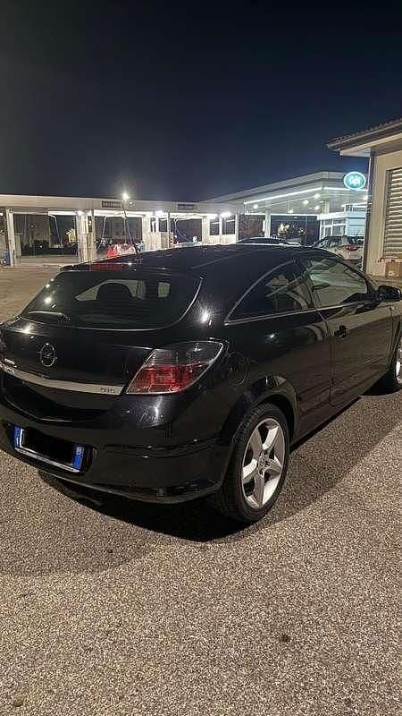 Occasion Opel Astra GTC Cosmo 110 ch (80 kW) 2009 Noir Berline