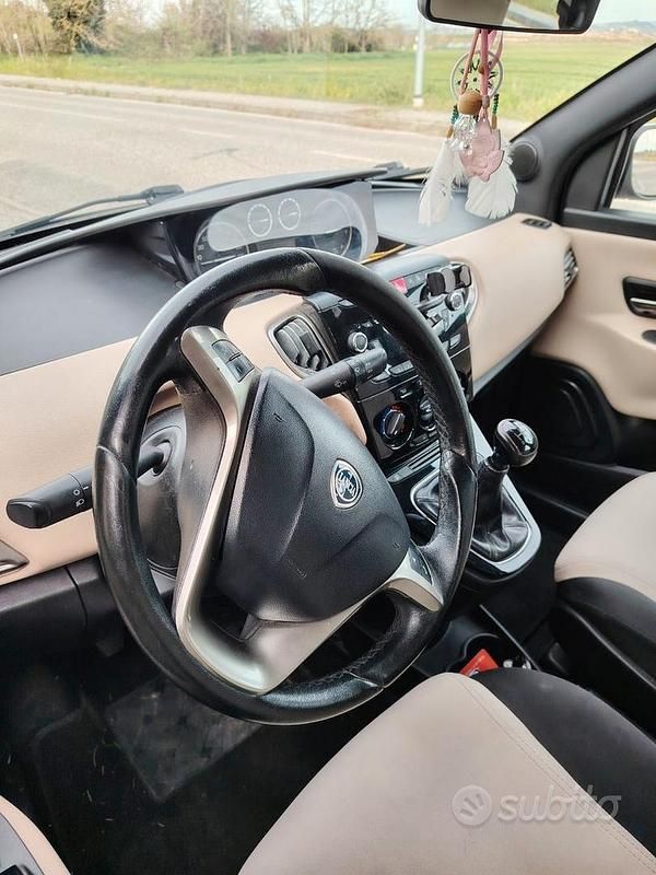 Usata Lancia Ypsilon 2015 Nero Utilitaria