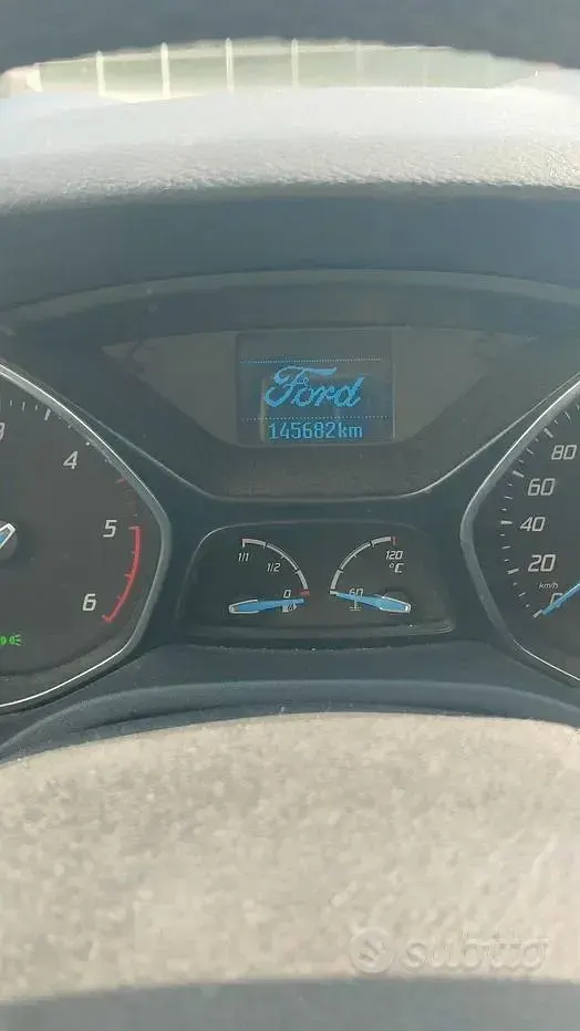 Usata Ford Focus 95 CV (69 kW) 2011 Grigio Station wagon