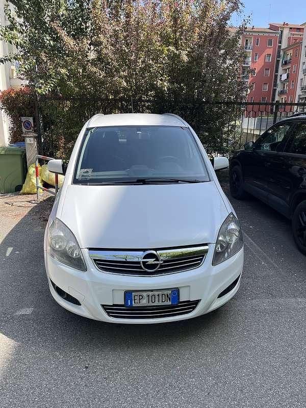 Usata Opel Zafira Cosmo 150 CV (110 kW) 2012 Monovolume