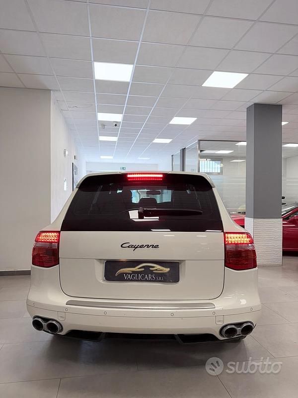 Usata Porsche Cayenne 239 CV (175 kW) 2010 Bianco SUV