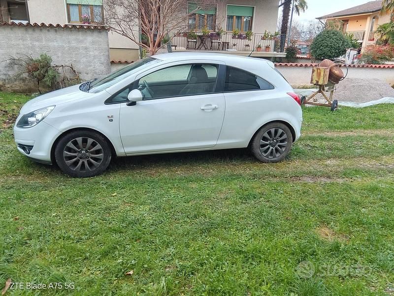 Usata Opel Corsa 2010 Berlina