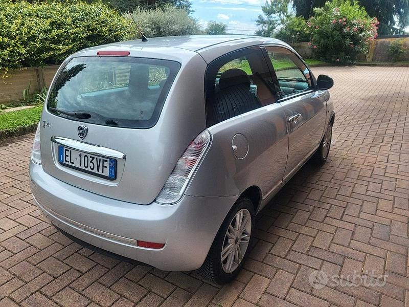 Usata Lancia Ypsilon 2011 Grigio Utilitaria