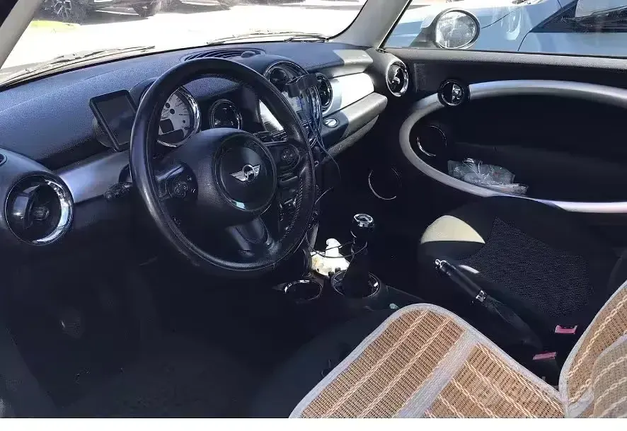 Usata Mini Cooper 122 CV (89 kW) 2013 Nero Utilitaria