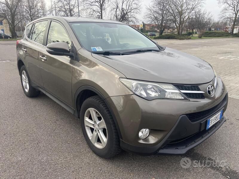 Usata Toyota RAV4 128 CV (94 kW) 2013 SUV