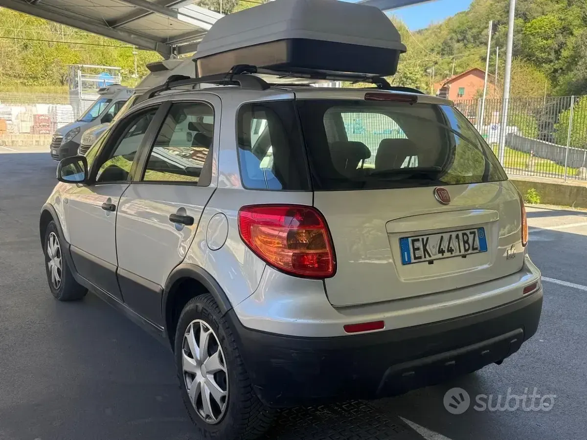 Usata Fiat Sedici 135 CV (99 kW) 2011 Grigio SUV