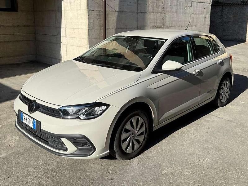 Usata VW Polo Life 95 CV (69 kW) 2023 Beige Utilitaria
