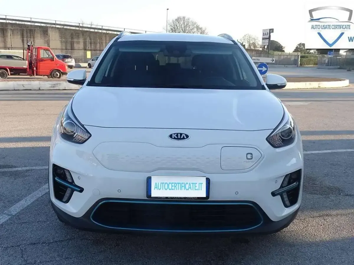 Usata Kia e-Niro Style 100 kW (136 CV) 2021 Bianco SUV
