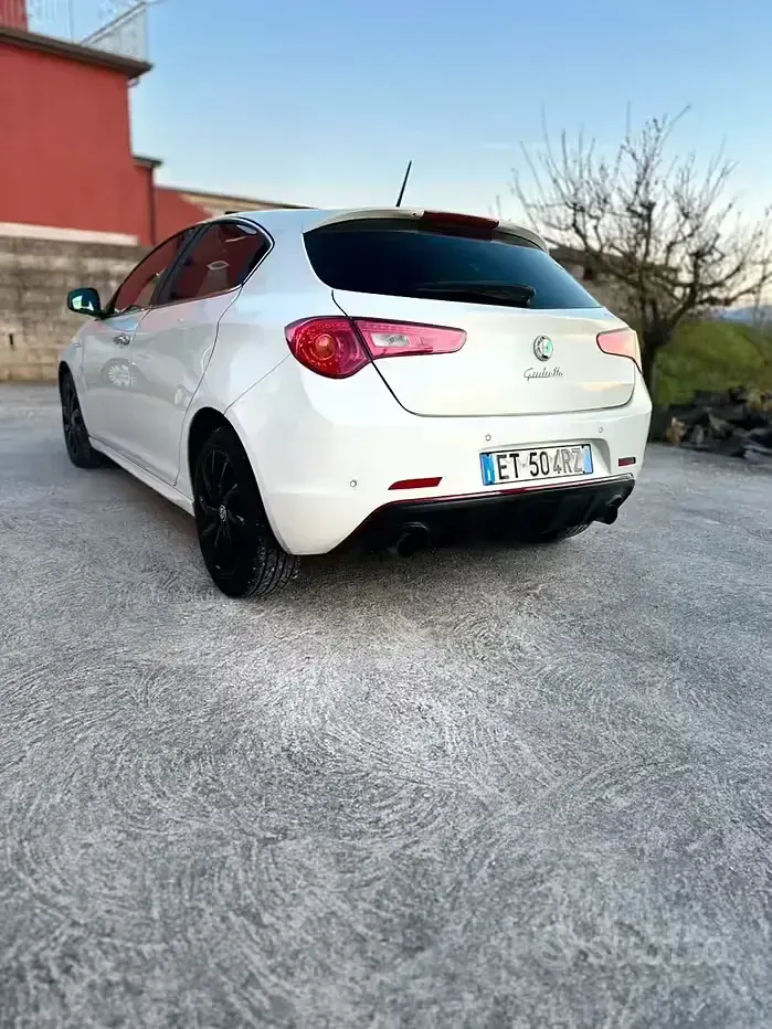 Usata Alfa Romeo Giulietta 140 CV (102 kW) 2014 Bianco Utilitaria