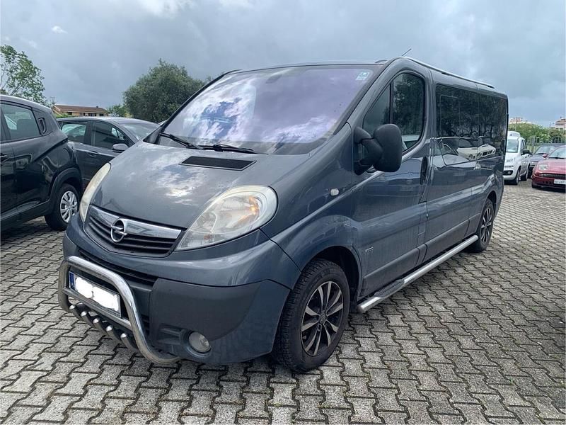 Usata Opel Vivaro 114 CV (83 kW) 2011 Grigio Monovolume