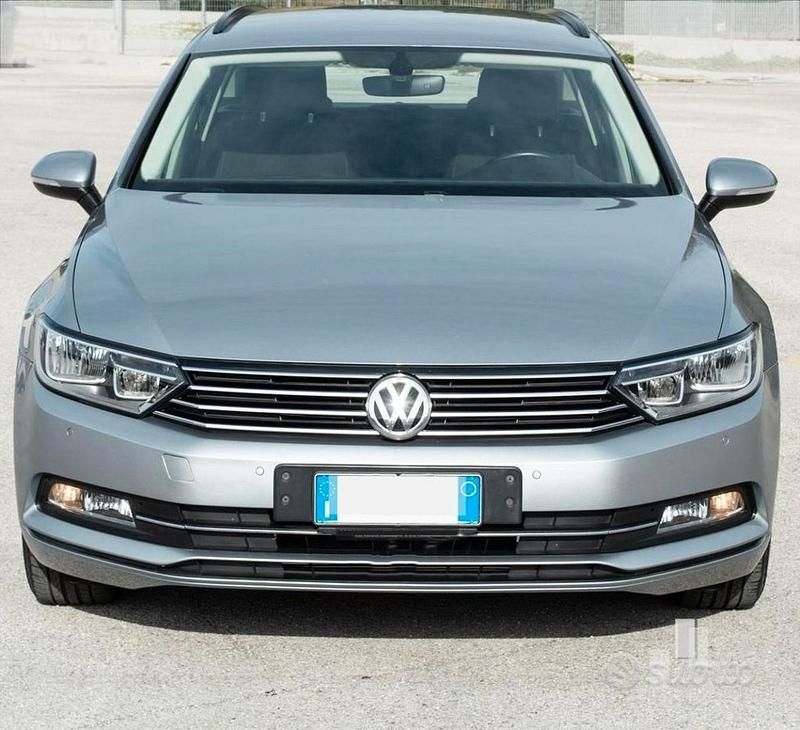 Usata VW Passat Business 120 CV (88 kW) 2016 Grigio Station wagon