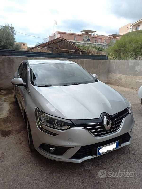 Usata Renault Mégane IV 110 CV (80 kW) 2017 Grigio Berlina