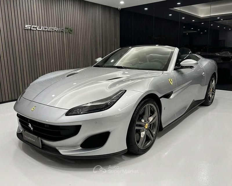 Usata Ferrari Portofino 600 CV (441 kW) 2020 Argento nürburgring Cabrio