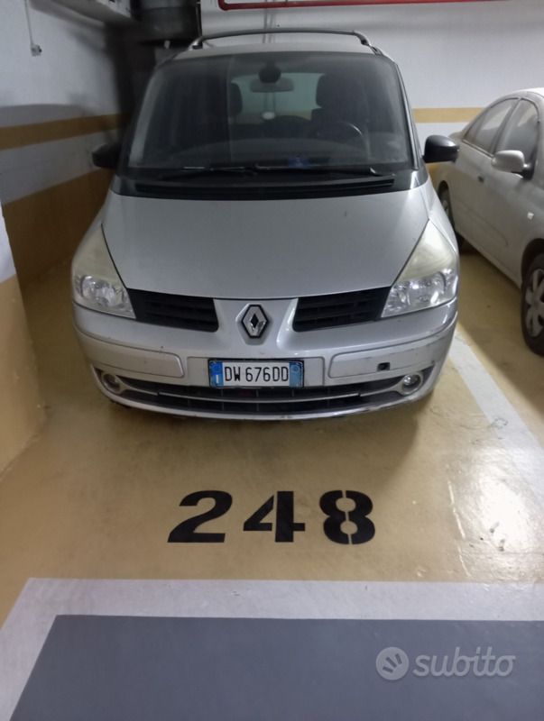 Grigio Usata 2009 Renault Espace Monovolume | 1800 € (Super prezzo) - Immagine 1/1