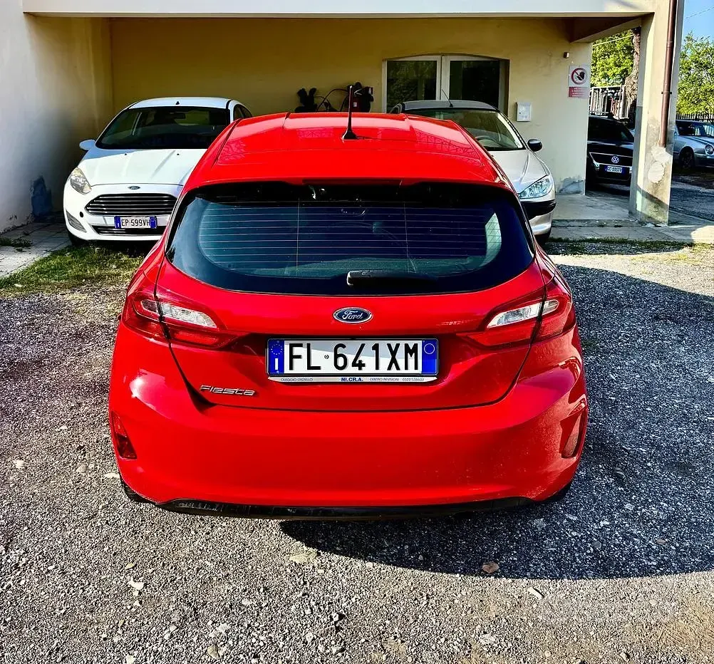 Usata Ford Fiesta 70 CV (51 kW) 2018 Rosso Utilitaria