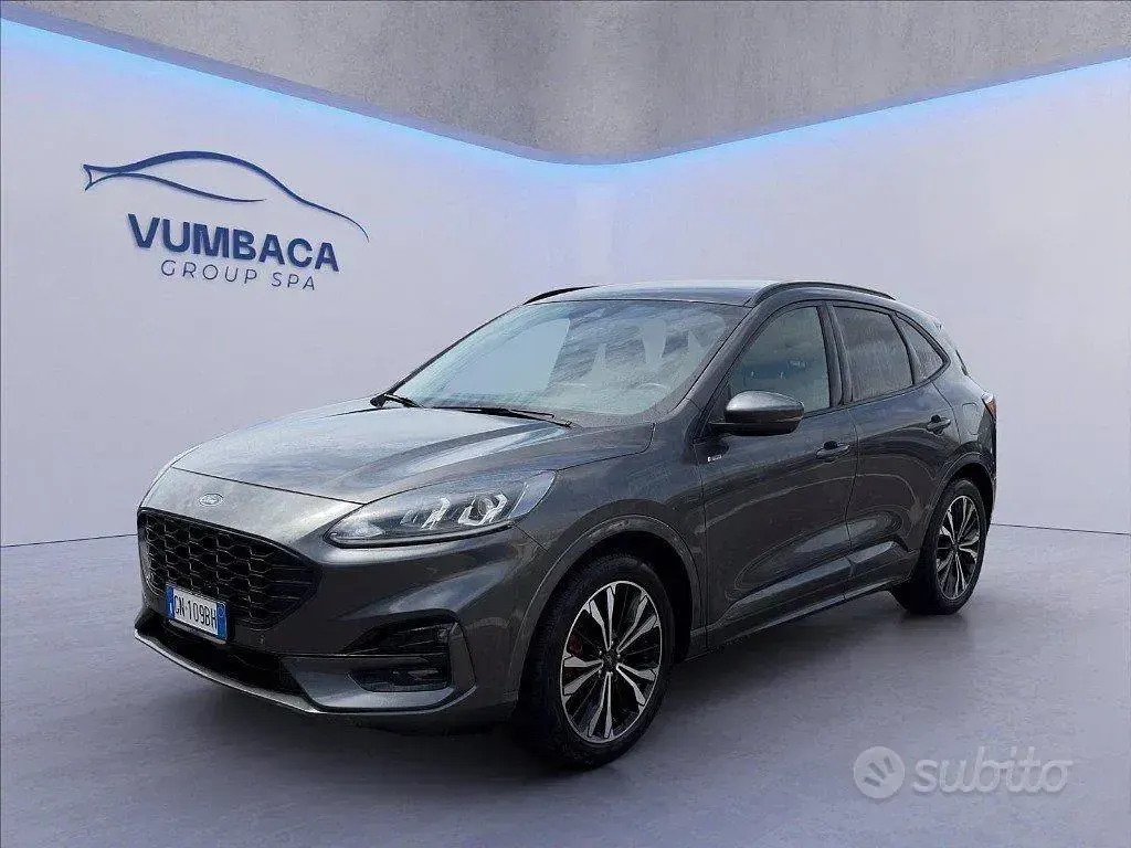Usata Ford Kuga ST-Line 190 CV (139 kW) 2023 Grigio SUV