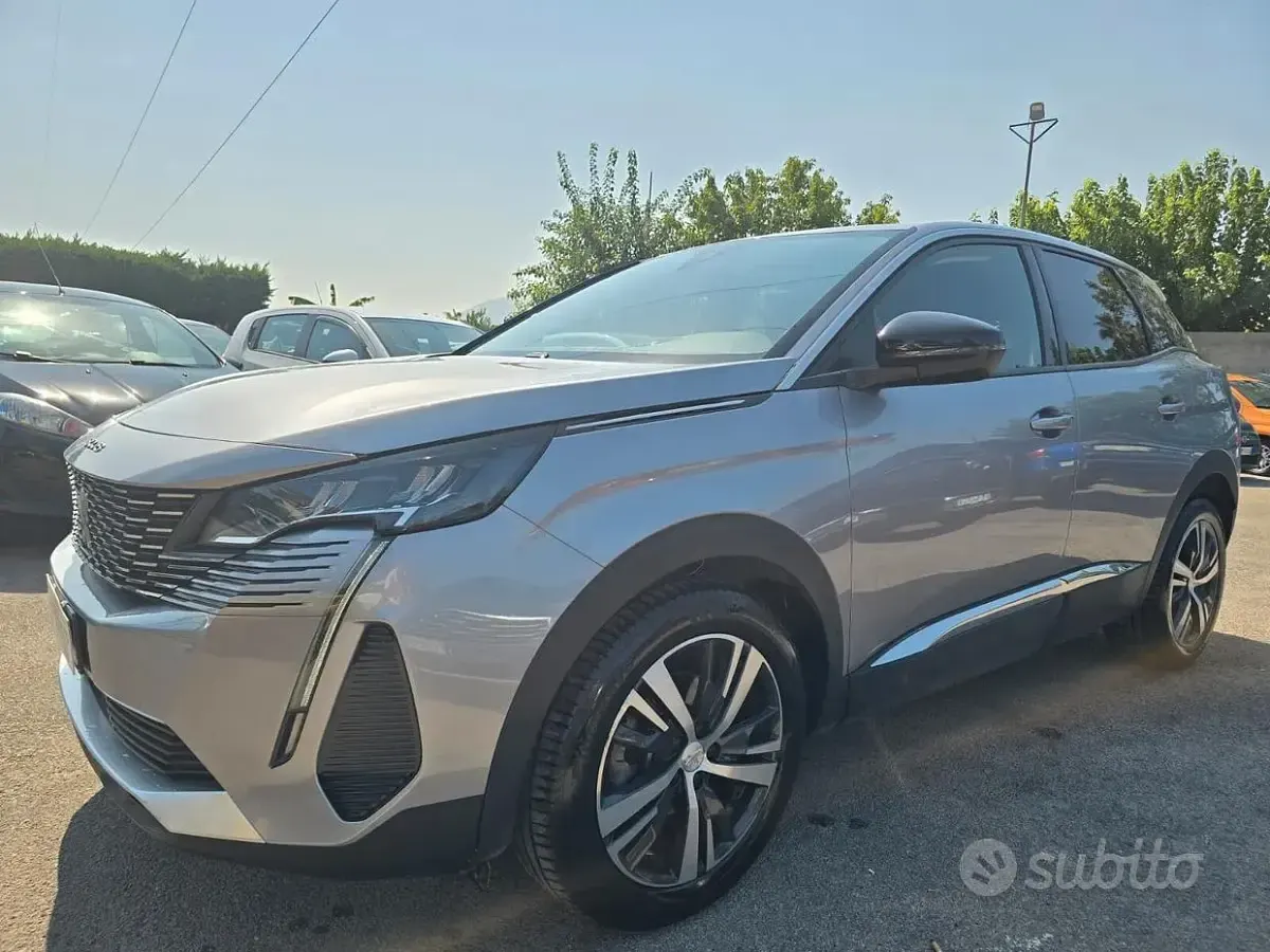 Usata Peugeot 3008 Allure 131 CV (96 kW) 2022 Grigio SUV