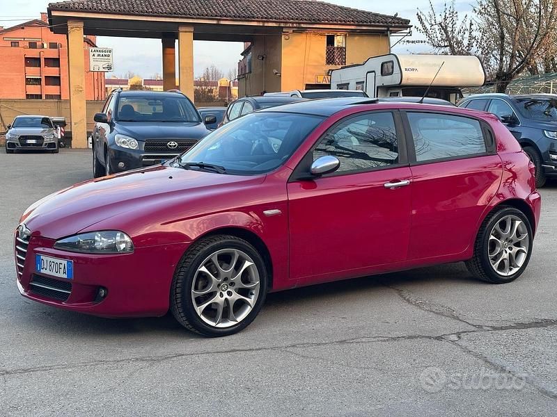 Usata Alfa Romeo 147 Exclusive 120 CV (88 kW) 2007 Rosso Utilitaria