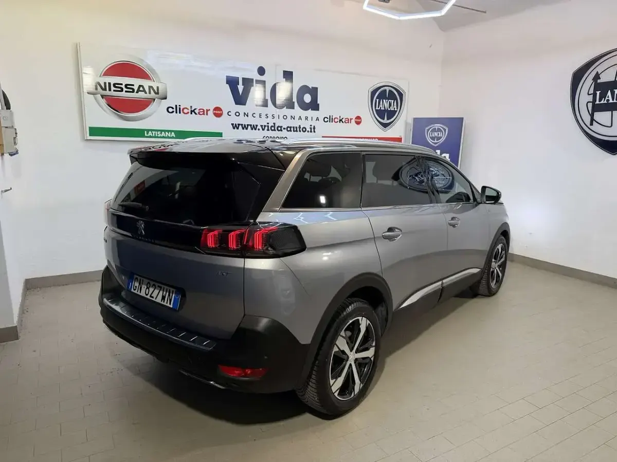 Gebraucht Peugeot 5008 GT 131 PS (96 kW) 2023 Grau SUV