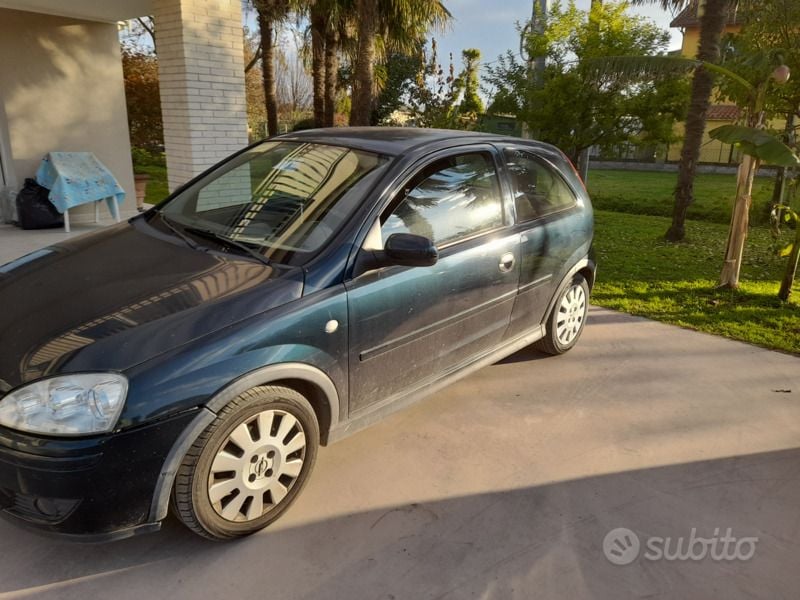 Usata 2005 Opel Corsa Due volumi | 900 € (Ottimo prezzo) - Immagine 1/4