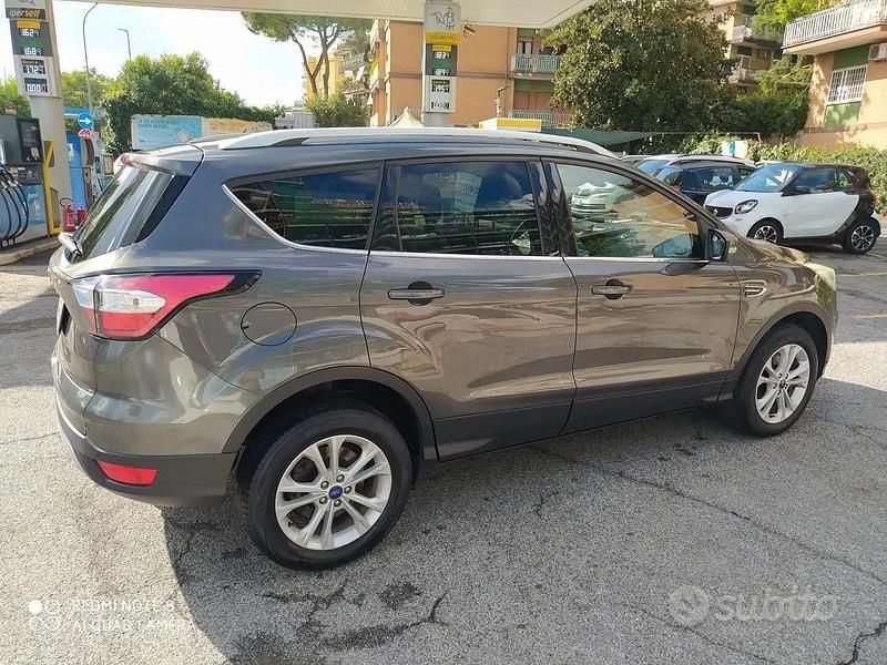 Usata Ford Kuga Business Edition 150 CV (110 kW) 2017 Grigio SUV