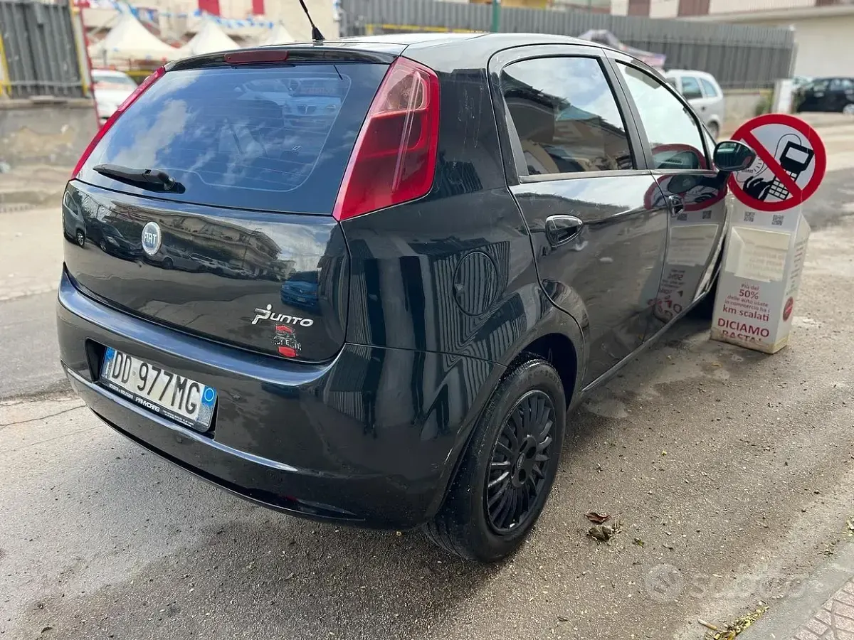 Usata Fiat Grande Punto 90 CV (66 kW) 2006 Nero Utilitaria