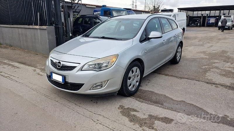 Grigio Usata 2012 Opel Astra Station wagon | 2500 € (Super prezzo) - Immagine 1/4
