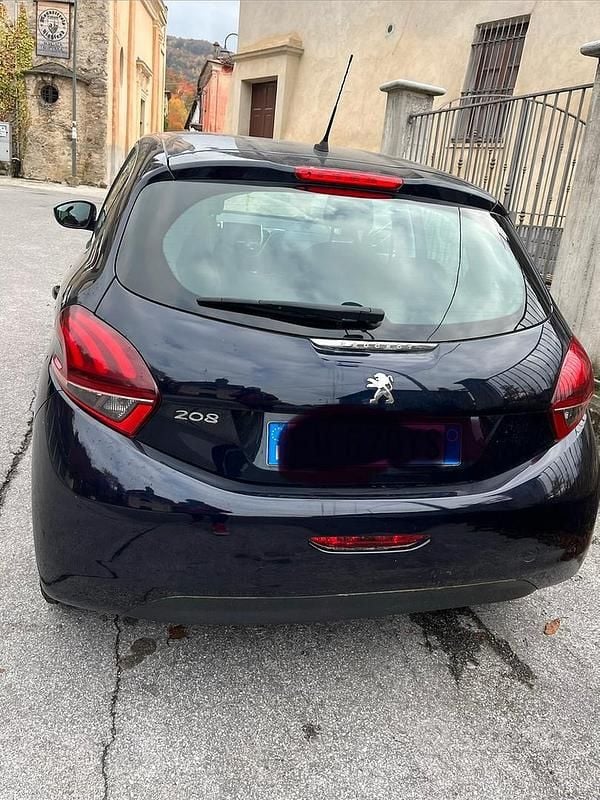 Usata Peugeot 208 82 CV (60 kW) 2019 Blu Utilitaria