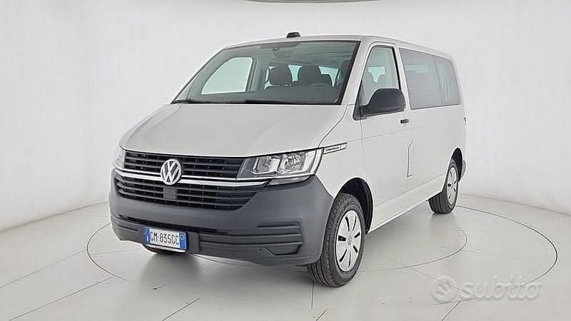 Bianco Usata 2023 VW Caravelle Trendline Monovolume | 33.600 € (Molto cara) - Immagine 1/4