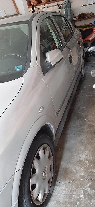 Usata Opel Astra 101 CV (74 kW) 1999 Grigio Berlina