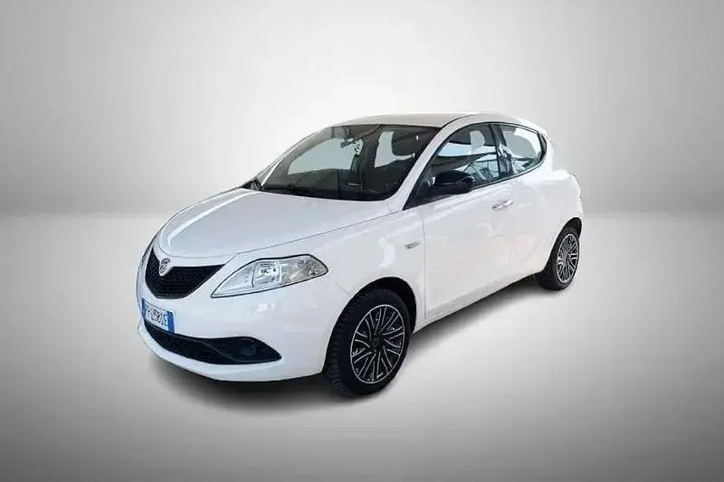 Usata Lancia Ypsilon Gold 69 CV (50 kW) 2018 Other Utilitaria