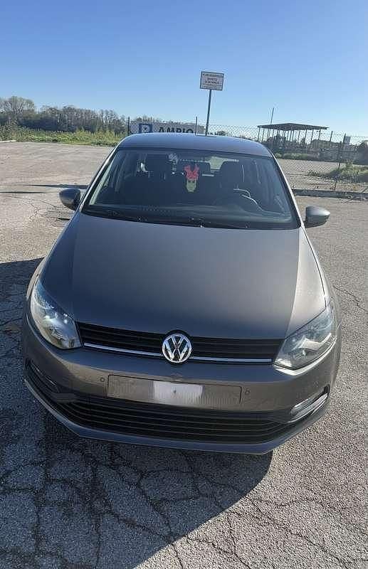 Usata VW Polo Trendline 75 CV (55 kW) 2016 Grigio Berlina