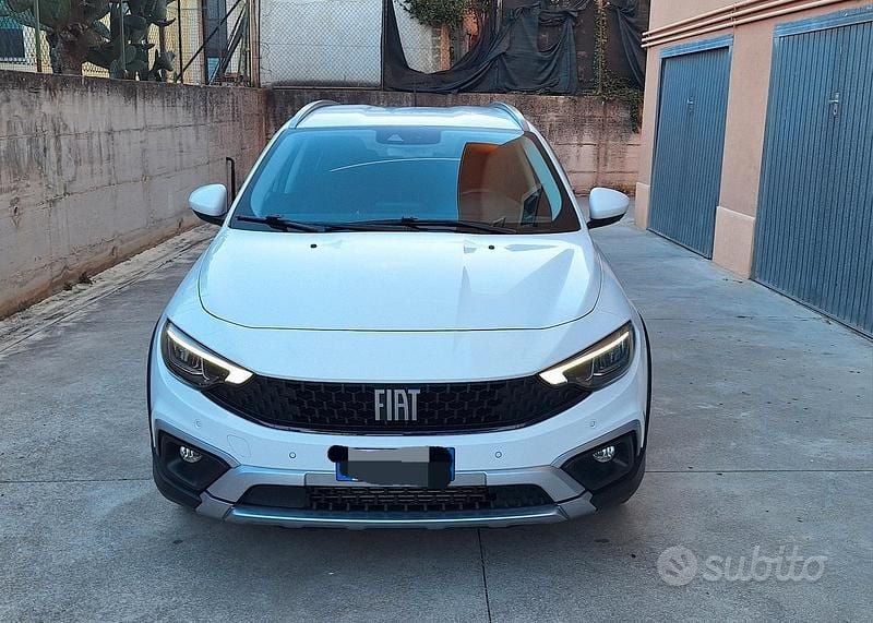 Usata Fiat Tipo Cross 131 CV (96 kW) 2021 Bianco Berlina