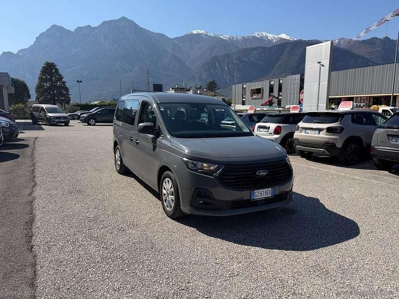 Usata Ford Tourneo 102 CV (75 kW) 2025 Grigio Monovolume