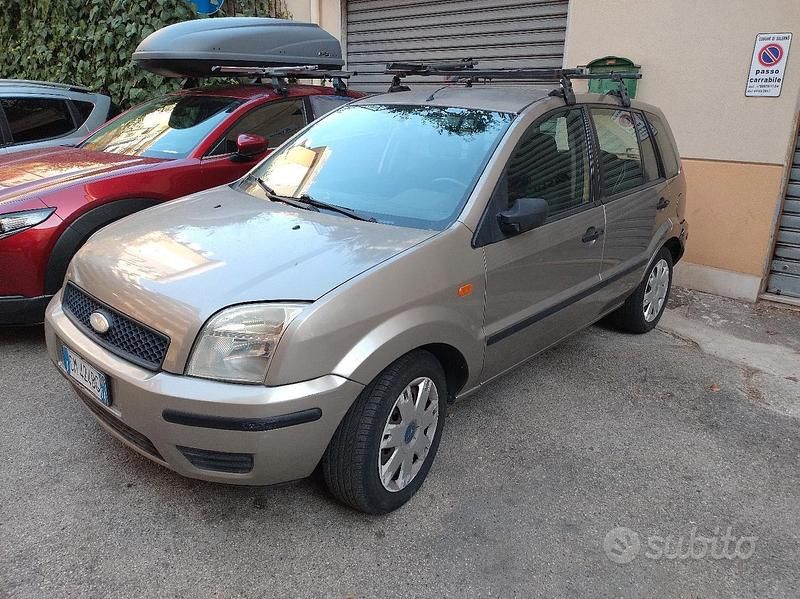 Usata Ford Fusion 68 CV (50 kW) 2004 Berlina