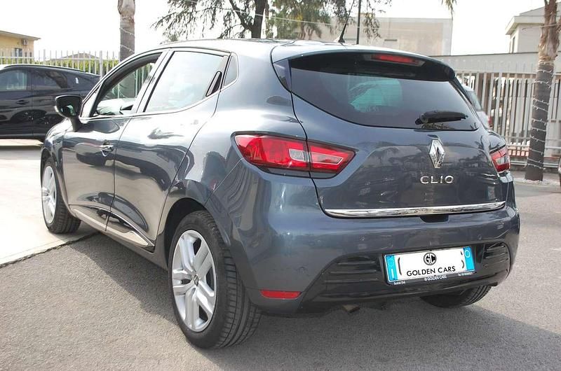 Usata Renault Clio IV 90 CV (66 kW) 2019 Grigio Berlina